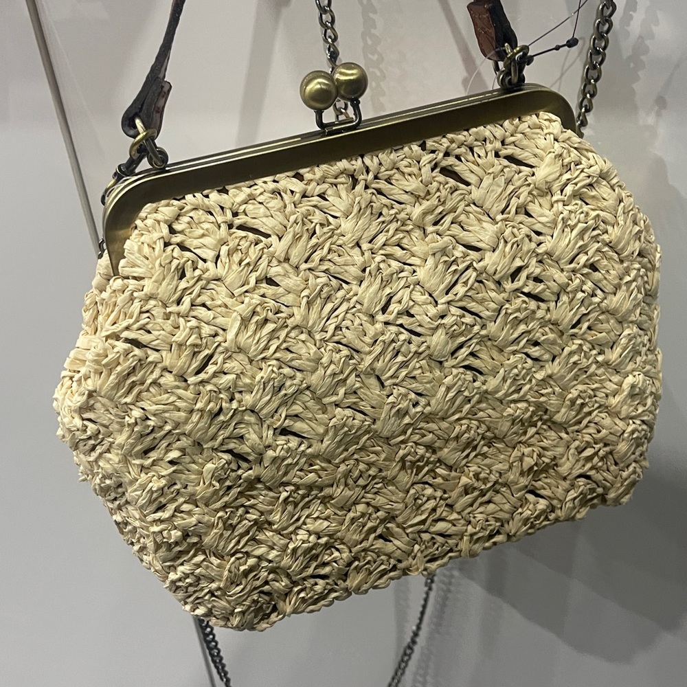 New never used Patricia Nash Kiss-Lock Shoulder Bag - Beige - Picture 7 of 10